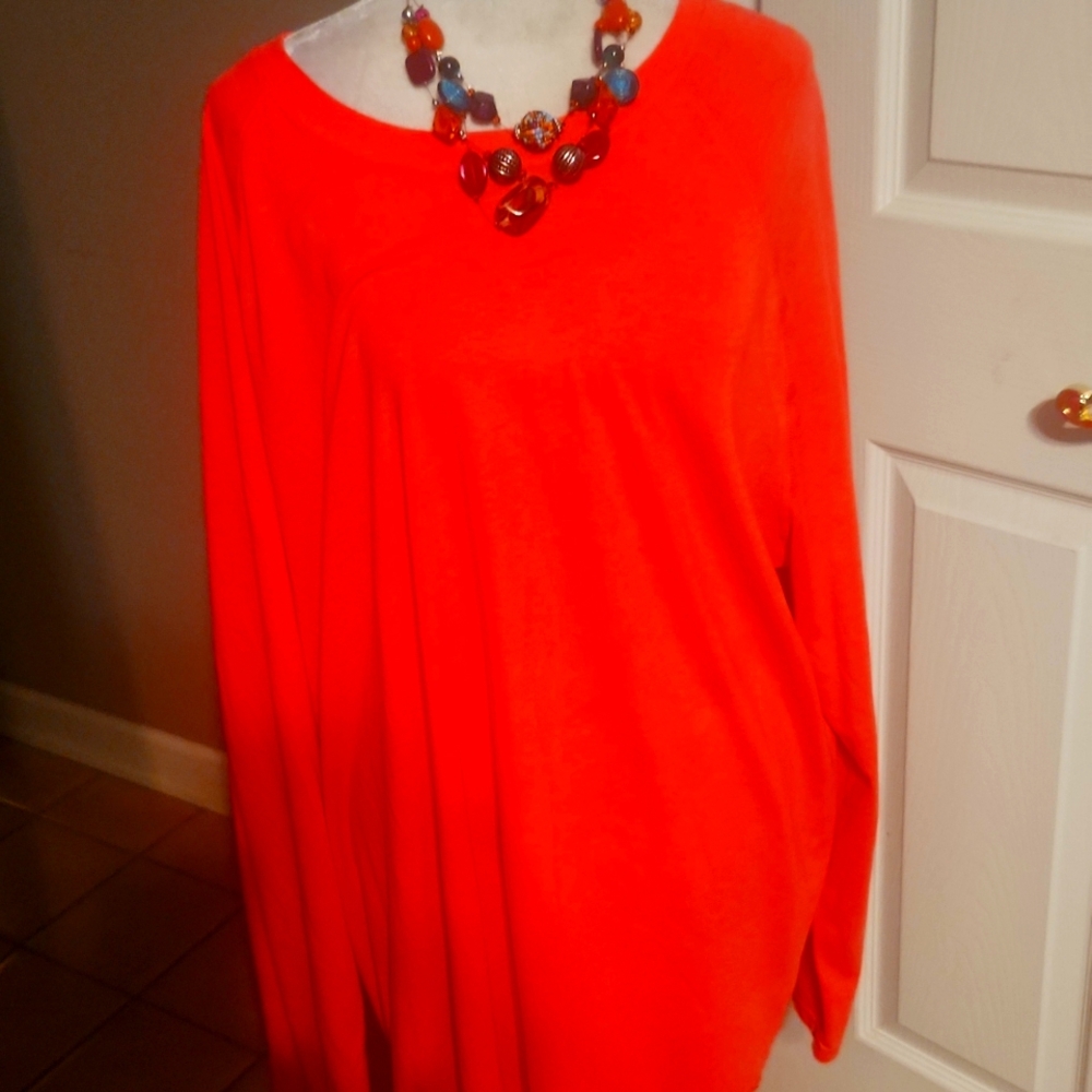 Ladies 2XL long sleeve top